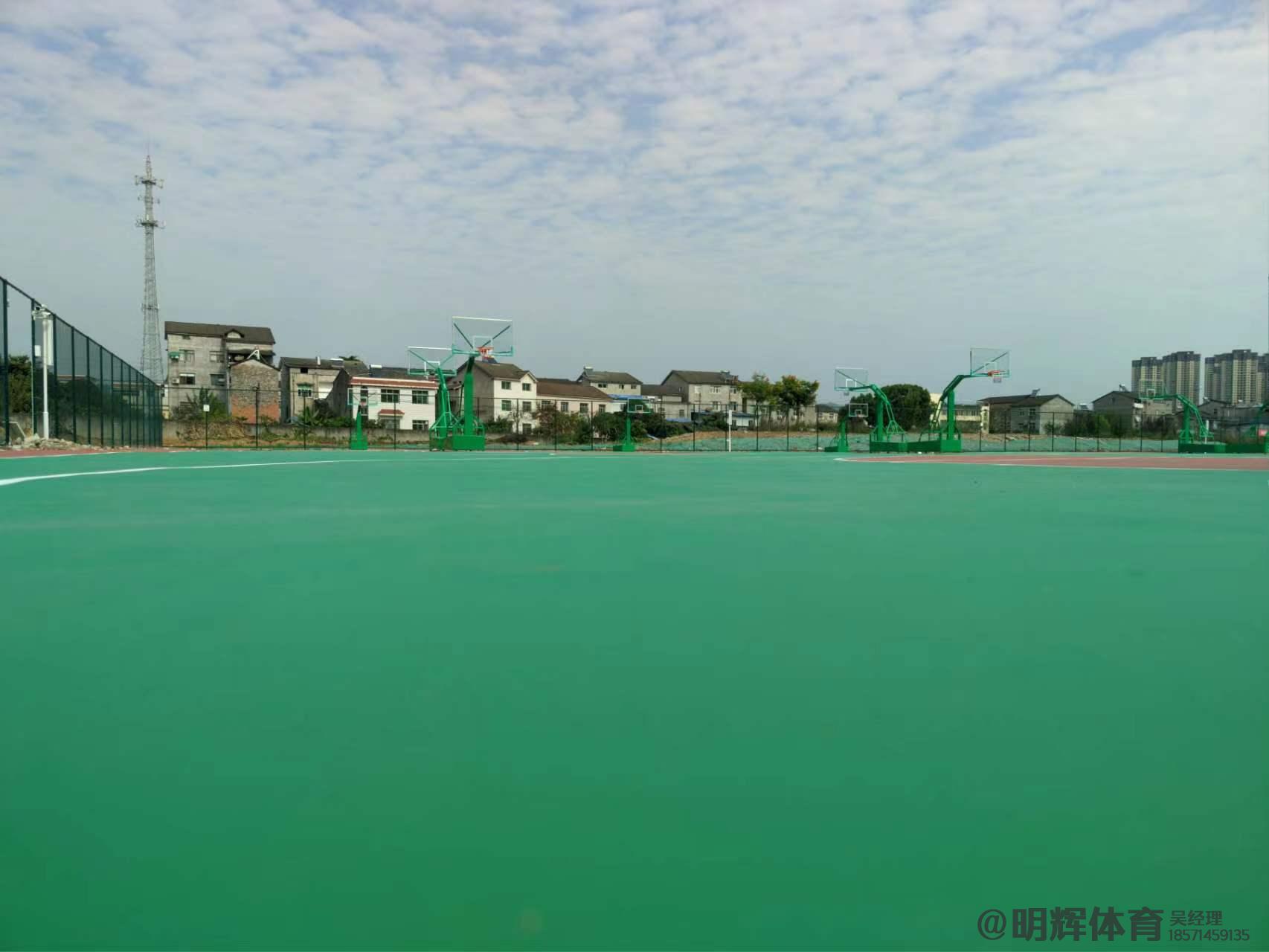 河北硬地丙烯酸球场的优缺点